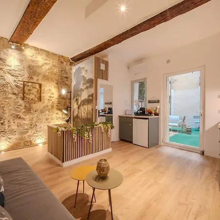 La Eximia Avec Patio - Parking Souterrain Inclus - Centre Historique Apartment