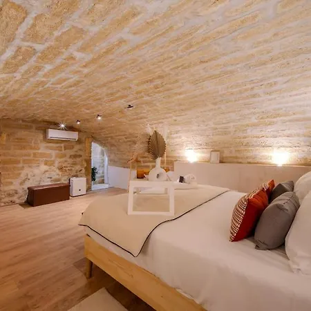 La Eximia Avec Patio - Parking Souterrain Inclus - Centre Historique Apartment Montpellier