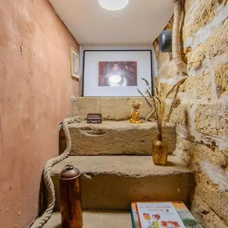 La Eximia Avec Patio - Parking Souterrain Inclus - Centre Historique Apartment *